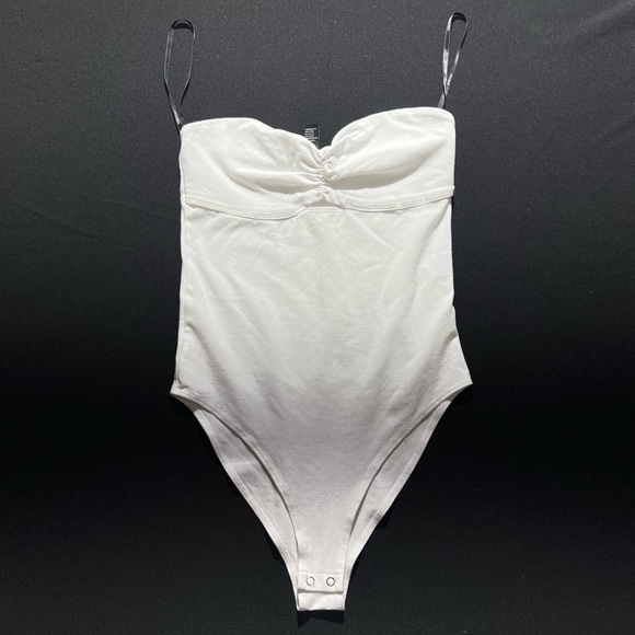 White body suit. - Picture 2 of 4